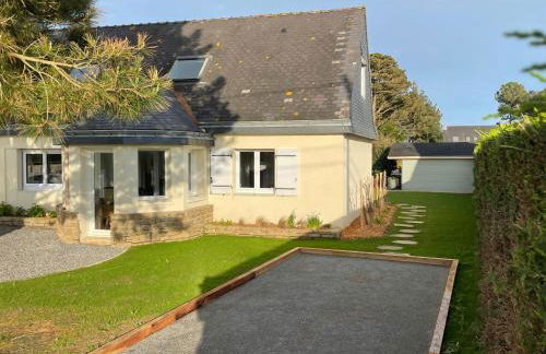 KerDesAmis - Tolles Ferienhaus in Strandnähe mit Sonnenterrasse, Boulebahn und großem Garten - Foto 3