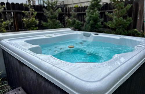 Coastal Retreat - Just Steps to the Beach - Foto 24