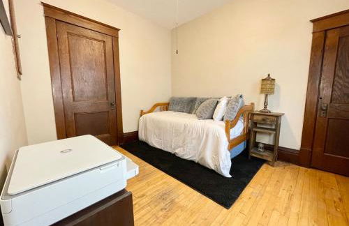 Charming Centrally Located Duplex with Parking - Foto 8