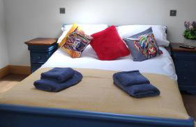 The Cow Hide @ Mill Burn Hollow. - Foto 26