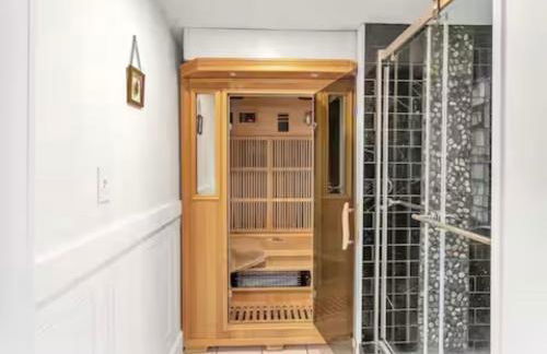 East Side Spa Retreat Near Lake - Foto 36