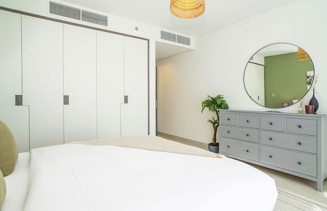 HomesGetaway-2BR Apt in 1 Residences - Photo 11