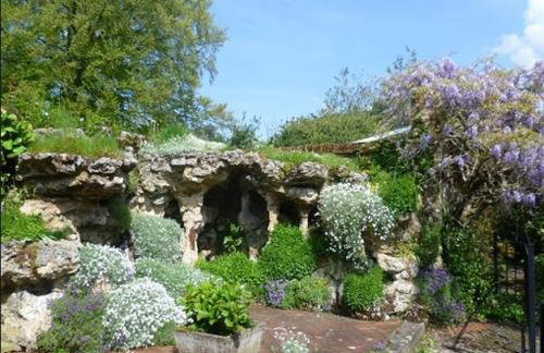 Stunning Studio2, Banstead with free off st parking - Photo 18