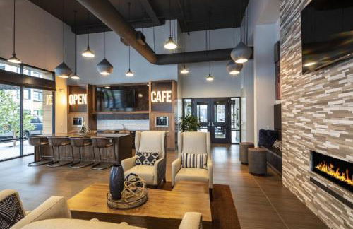 Luxury Condos at Anton Menlo w Pool & Amenities - Photo 41