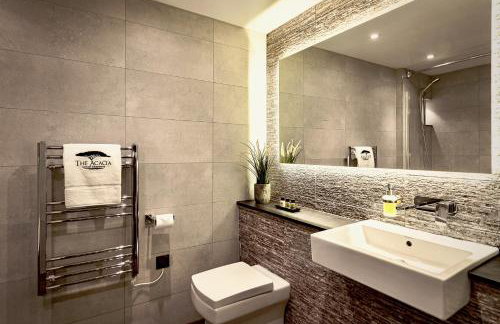 The Acacia, Luxury with Private Balcony & Two Parking Spaces - Foto 23