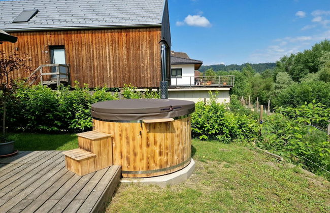 Nice Chalet in Klagenfurt With hot tub - Foto 25