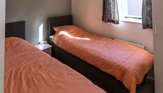 Alluring Holiday Home With Garden - Foto 3, Quarto