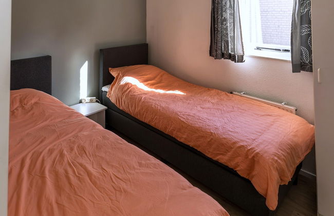 Alluring Holiday Home With Garden - Foto 3