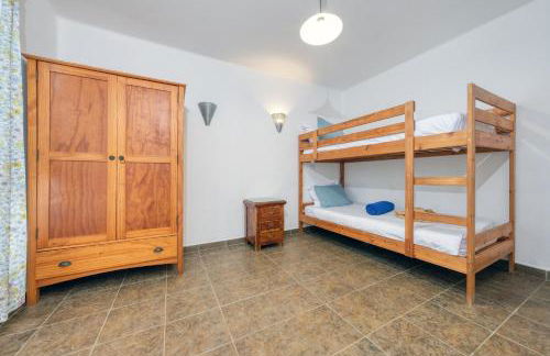 Casa Hibiscus - Shared Pool and BBQ - Close to Seafront Promenade By Lanzarote Vacation Homes - Foto 17