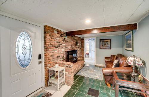 Easy Cleveland Access! Quiet Suburb Stay with Yard - Foto 6