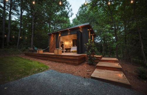 Glamping cottage with glass front and hot tub! - Foto 1