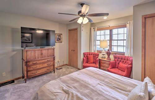 Renovated Riverfront Retreat with Deck and Grill! - Foto 21