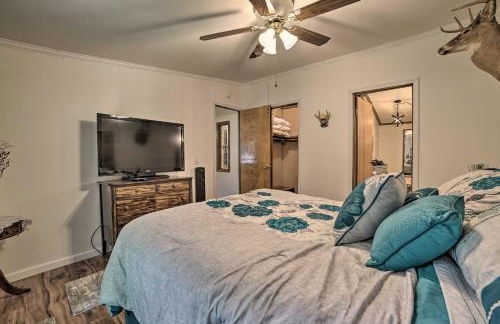 Cozy Hale Home Between Long and Loon Lakes! - Foto 25