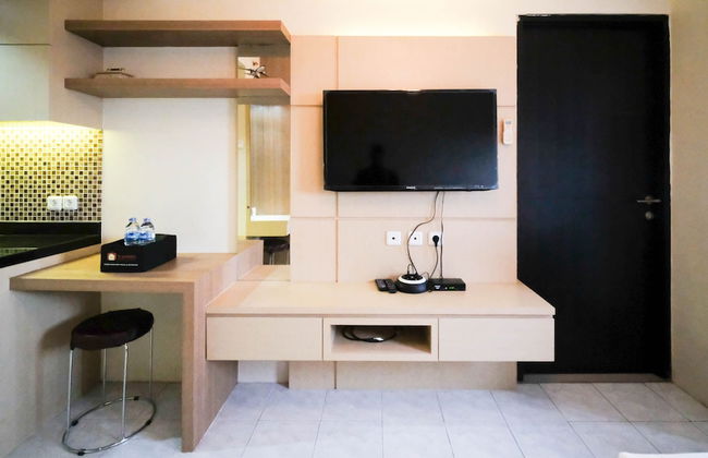 Compact And Comfy Studio At Puri Mas Apartment - Foto 2