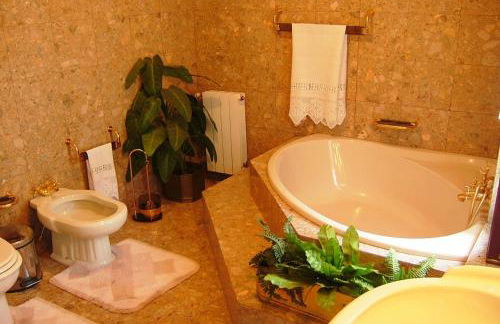 BCL14V6 Charming 6bdr manor house with pool - Foto 42