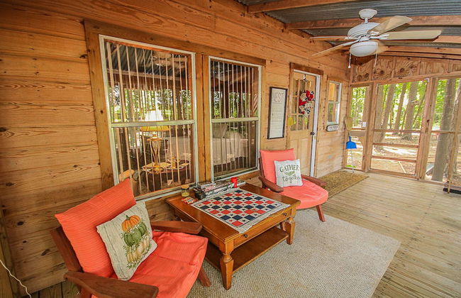 Cora's Cabins - Photo 4