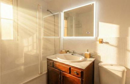 Spacious 2-Bedroom Apartment - Walk to Isla Mágica - AC - Premium Bed - Foto 7