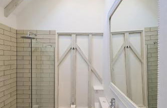 The Cowshed, Tunbridge Wells - Photo 8