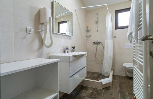 Deluxe Apartment with Jacuzzi - PATAR - Foto 13