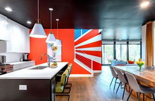 Queens Gambit - 7 Minutes from Downtown - Sleeps 16 - Foto 17