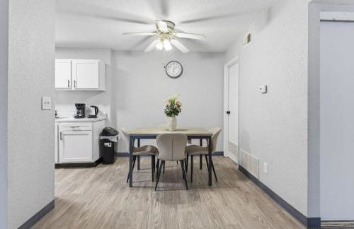 Comfortable stay with smart layout - Photo 9