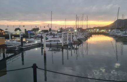 Apartamento com varanda de frente para o MAR - Angra dos Reis - Shopping Piratas - Portaria 24hs - Foto 44