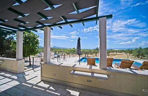 Family friendly house with a swimming pool Pucisca, Brac - 21499 - Foto 25
