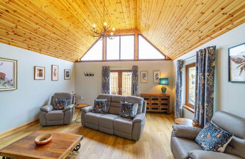 Roe Deer Lodge with Hot Tub - Foto 27