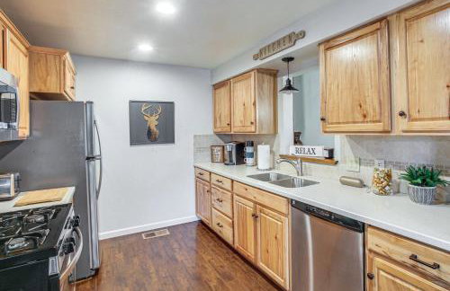 3 Mi to Coeur dAlene Lake! Cozy Mtn-Town Getaway - Foto 7