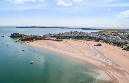 Brofallen - spacious holiday cottage with sea views and enclosed garden - Photo 27