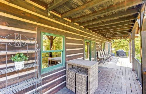 Large Log Cabin Chalet w/ Hot Tub - Horses & Lake! - Foto 4