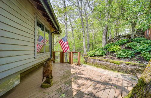 Close to Trails! Seven Devils Retreat with Hot Tub - Foto 24