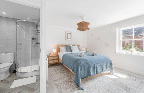 Prime Location - Southwold Gem - Sleeps 8 - Whole Cottage - Photo 3
