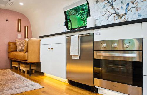 Airstream w Bathtub, River, & Hot Tub - Foto 62