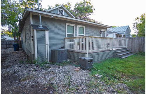 Chic Downtown Farmhouse With Garden and BBQ Grill - Photo 36