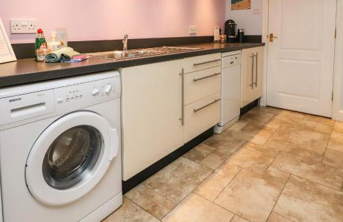 Inglewood Court - Photo 14