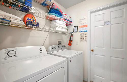 Disney World Getaway: 4 Br - Sunroof - BBQ Bliss - Foto 5