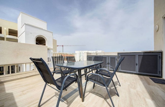 Beautiful 2 BDR Penthouse Near Valletta Sleeps 6 - Foto 10