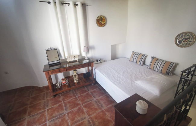 Authentic White House in Paros Lefkes - Photo 3