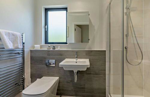 Byron - Luxury Self-Catering Coastal Apartment at the Heart of Woolacombe with Heated Indoor Pool & Gym - 4 Minutes Walk to Beach! 6 Middlecombe - Photo 12