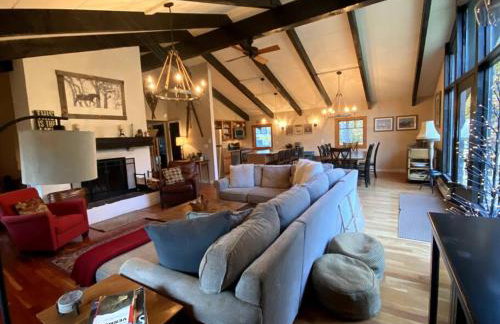 Charming Stratton Ski House Walk to Slopes - Foto 14