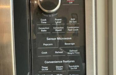 Elegant Retreat with Private Luxurious Gen Suite - Foto 18