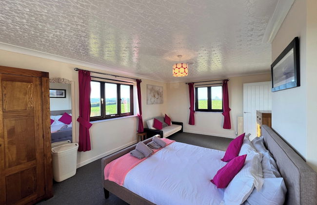 Detached Farmhouse 4 Bed/sleeps 9, Mountain Views! - Foto 9