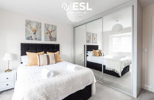 Large Modern 4 Bedroom House in Uttoxeter, Near Alton Towers, Great for Families - Foto 12