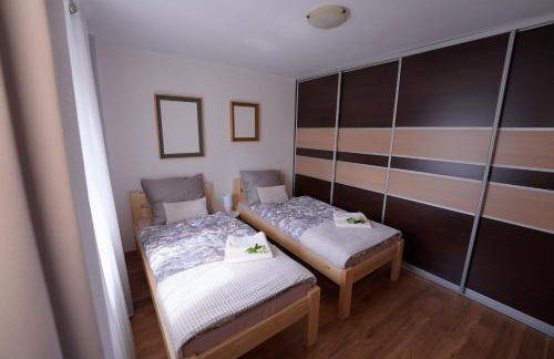 Chatka Czarny Bocian w Podgórzynie - Foto 23