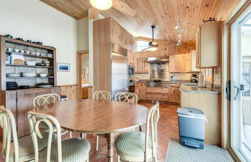 Waterfront North Hero Home with Screened Porch - Foto 9