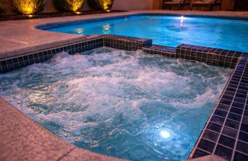 Vegas Heated Pool - Spa Oasis, 15 Min to Strip - Foto 9