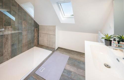 NOUVEAUTE!!! Villa en bord de mer avec piscine intérieure! - Foto 42