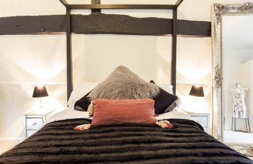 Dorney Windsor Legoland 5 Star Stay for upto 14 guests - Photo 47