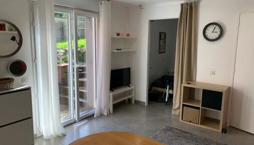 Rez de Jardin Terrasse Literie Haut de gamme Proche Gare et Hyper Centre - Foto 2